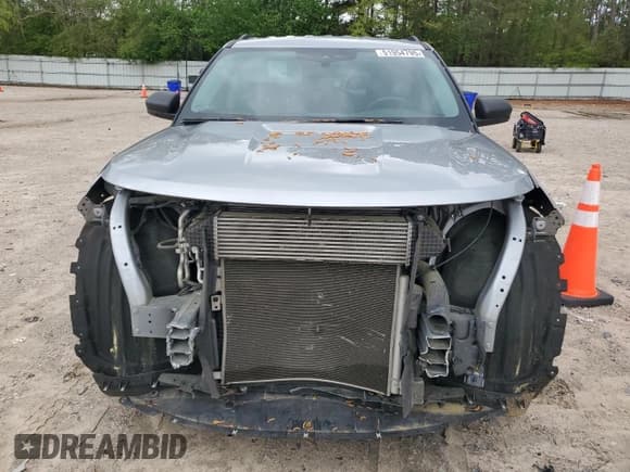 ✅ 2022 Ford Explorer XLT • VIN: 1FMSK7DH4NGA80828 • Lot: 51954795. Wystawiony na Copart z przebiegiem 77 651 mil. Bezpłatny archiwum sprzedaży aukcyjnych z USA i szczegółowy raport historii pojazdu na DreamBid. Zdjęcie 5.