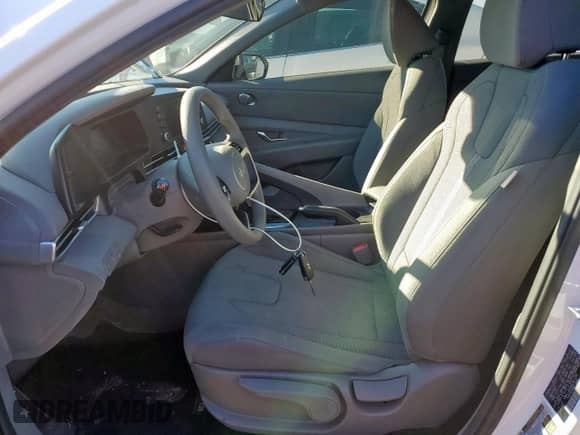 2024 Hyundai Elantra SE with VIN KMHLL4DG9RU821280, listed as a Copart auction lot 86333435 with 9,425 mi miles and Clean title. Bid and sale history available at DreamBid. Image 7.