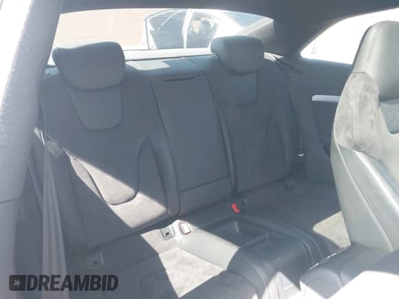 ✅ 2016 Audi S5 Premium Plus • VIN: WAUG4AFR9GA008680 • Lot: 42533150. Wystawiony na IAAI z przebiegiem 126 838 mil. Bezpłatny archiwum sprzedaży aukcyjnych z USA i szczegółowy raport historii pojazdu na DreamBid. Zdjęcie 8.