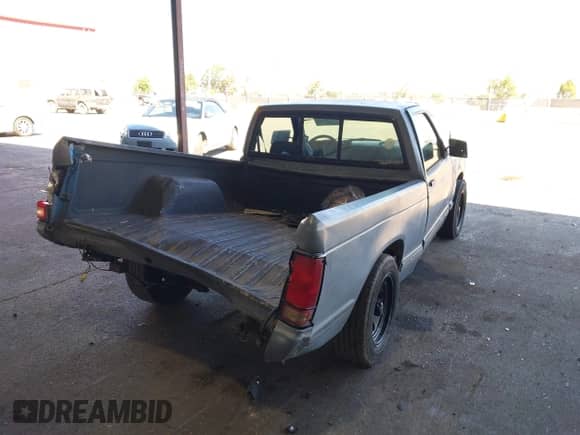 ✅ 1993 Chevrolet S-10 X96 • VIN: 1GCCS14R9P8127718 • Lot: 43098724. Listed on IAAI with 185,292 mi. Free auction sales archive from the USA and detailed vehicle history report at DreamBid. Image 4.