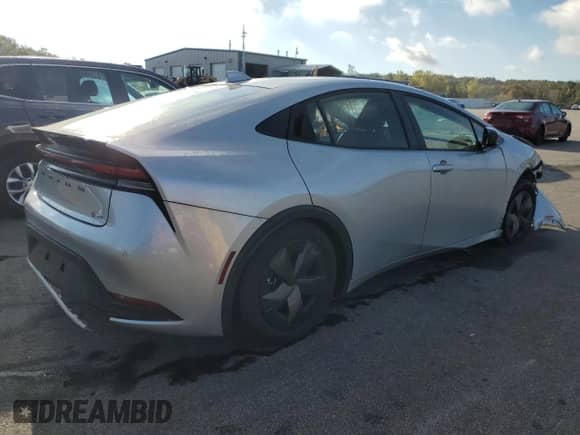 2024 Toyota Prius LE with VIN JTDACAAU9R3027034, listed as a Copart auction lot 85273445 with 17,852 mi miles and Clean title. Bid and sale history available at DreamBid. Image 3.