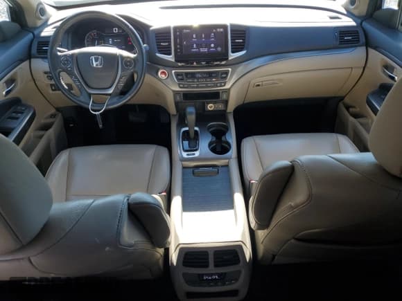 ✅ 2018 Honda Pilot EX-L • VIN: 5FNYF5H59JB002069 • Lot: 93284955. Listed on Copart with 93,923 mi. Free auction sales archive from the USA and detailed vehicle history report at DreamBid. Image 8.