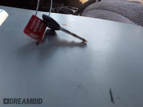 ✅ 2000 Dodge 2500 • VIN: 1B7KF23W7YJ142869 • Lot: 43682072. Wystawiony na IAAI z przebiegiem 195 506 mil. Bezpłatny archiwum sprzedaży aukcyjnych z USA i szczegółowy raport historii pojazdu na DreamBid. Zdjęcie 11.