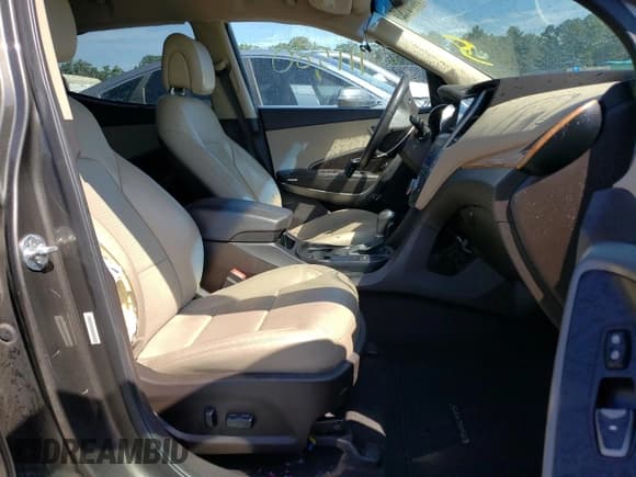 ✅ 2014 Hyundai Santa Fe • VIN: 5XYZU3LB3EG221765 • Лот: 58510192. Опубликован ранее на Copart с пробегом 111 580 миль. Бесплатный доступ к архиву аукционных продаж из США и подробный отчёт об истории автомобиля на DreamBid. Изображение 5.