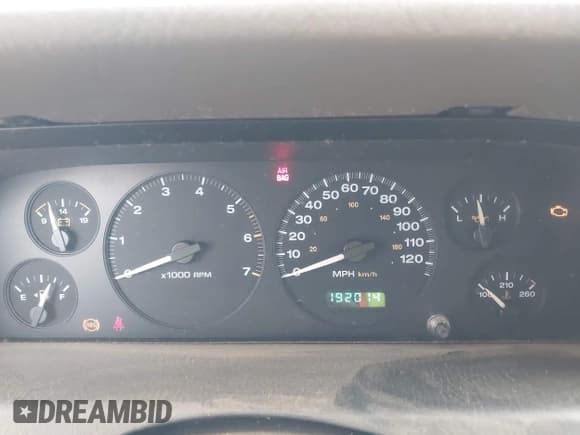 ✅ 2002 Jeep Grand Cherokee • VIN: 1J8GX48S42C147018 • Lot: 43589496. Listed on IAAI with 192,014 mi. Free auction sales archive from the USA and detailed vehicle history report at DreamBid. Image 7.