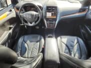 ✅ 2019 Lincoln MKC Reserve • VIN: 5LMTJ3DH0KUL16353 • Lot: 63643345. Wystawiony na Copart z przebiegiem 90 223 mil. Bezpłatny archiwum sprzedaży aukcyjnych z USA i szczegółowy raport historii pojazdu na DreamBid. Zdjęcie 8.