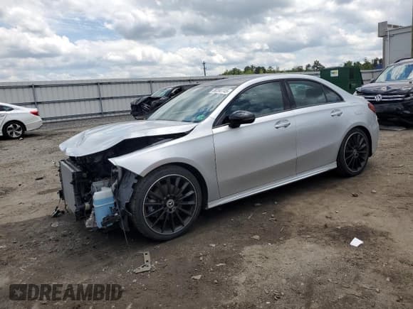 ✅ 2021 Mercedes-Benz A 220 • VIN: W1K3G4EB4MJ285267 • Лот: 58390745. Опубликован ранее на Copart с пробегом 95 003 миль. Бесплатный доступ к архиву аукционных продаж из США и подробный отчёт об истории автомобиля на DreamBid. Изображение 1.