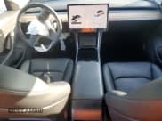 ✅ 2019 Tesla Model 3 Mid Range • VIN: 5YJ3E1EA0KF411960 • Lot: 91627825. Wystawiony na Copart z przebiegiem 19 839 mil. Bezpłatny archiwum sprzedaży aukcyjnych z USA i szczegółowy raport historii pojazdu na DreamBid. Zdjęcie 8.