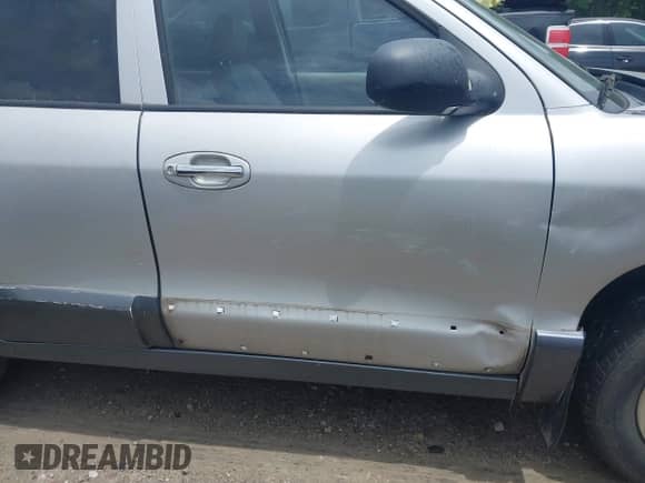 2005 Hyundai Santa Fe GLS z VIN KM8SC73EX5U995981, wystawiony jako IAAI lot #42472107 z przebiegiem 140 419 mil mil oraz . Historia ofert i sprzedaży dostępna na DreamBid. Obrazek 12.