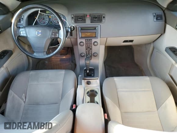 ✅ 2007 Volvo S40 2.4L • VIN: YV1MS382X72303072 • Lot: 81970025. Wystawiony na Copart z przebiegiem 107 042 mil. Bezpłatny archiwum sprzedaży aukcyjnych z USA i szczegółowy raport historii pojazdu na DreamBid. Zdjęcie 8.