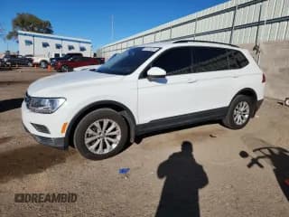 ✅ 2018 Volkswagen Tiguan S • VIN: 3VV1B7AX5JM190607 • Lot: 85410295. Wystawiony na Copart z przebiegiem 89 165 mil. Bezpłatny archiwum sprzedaży aukcyjnych z USA i szczegółowy raport historii pojazdu na DreamBid. Zdjęcie 1.