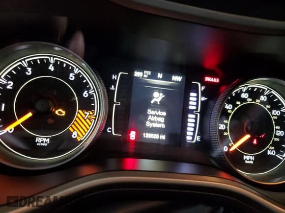 ✅ 2014 Jeep Cherokee Latitude • VIN: 1C4PJMCS9EW152329 • Lot: 89442385. Wystawiony na Copart z przebiegiem 129 525 mil. Bezpłatny archiwum sprzedaży aukcyjnych z USA i szczegółowy raport historii pojazdu na DreamBid. Zdjęcie 9.