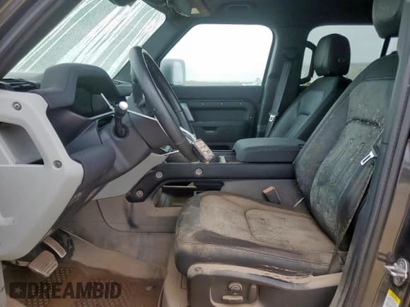 ✅ 2022 Land Rover Defender X-Dynamic SE • VIN: SALE27RU8N2081896 • Lot: 65042555. Wystawiony na Copart z przebiegiem Nie podano. Bezpłatny archiwum sprzedaży aukcyjnych z USA i szczegółowy raport historii pojazdu na DreamBid. Zdjęcie 7.