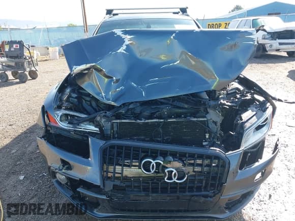 ✅ 2015 Audi Q5 Prestige • VIN: WA1WMAFP8FA055124 • Lot: 42490344. Wystawiony na IAAI z przebiegiem 107 297 mil. Bezpłatny archiwum sprzedaży aukcyjnych z USA i szczegółowy raport historii pojazdu na DreamBid. Zdjęcie 13.