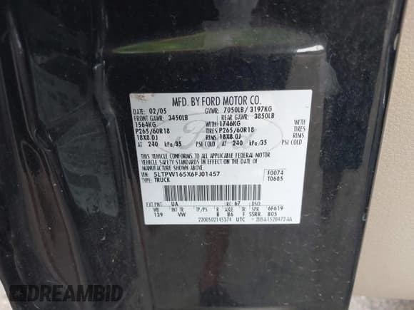 ✅ 2006 Lincoln Mark LT • VIN: 5LTPW165X6FJ01457 • Лот: 41880692. Опубликован ранее на IAAI с пробегом 180 056 миль. Бесплатный доступ к архиву аукционных продаж из США и подробный отчёт об истории автомобиля на DreamBid. Изображение 9.