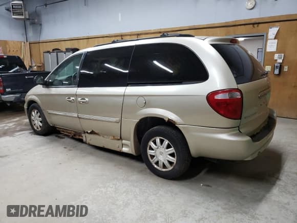 ✅ 2007 Chrysler Town & Country Touring • VIN: 2A4GP54L47R315597 • Lot: 85911435. Listed on Copart with 72,967 mi. Free auction sales archive from the USA and detailed vehicle history report at DreamBid. Image 2.