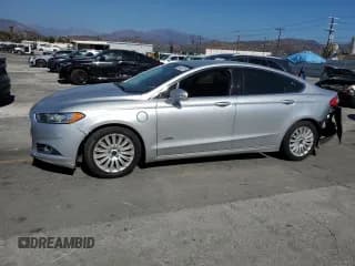 ✅ 2015 Ford Fusion SE Luxury • VIN: 3FA6P0PU0FR128736 • Лот: 84243075. Опубликован ранее на Copart с пробегом 142 682 миль. Бесплатный доступ к архиву аукционных продаж из США и подробный отчёт об истории автомобиля на DreamBid. Изображение 1.