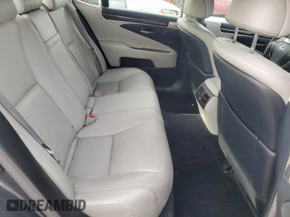 ✅ 2017 Lexus LS 460 • VIN: JTHCL5EF9H5028844 • Lot: 92299575. Listed on Copart with 85,312 mi. Free auction sales archive from the USA and detailed vehicle history report at DreamBid. Image 10.