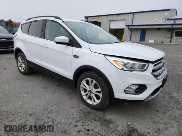 ✅ 2017 Ford Escape SE • VIN: 1FMCU9G98HUA30759 • Lot: 90472245. Wystawiony na Copart z przebiegiem 64 413 mil. Bezpłatny archiwum sprzedaży aukcyjnych z USA i szczegółowy raport historii pojazdu na DreamBid. Zdjęcie 4.