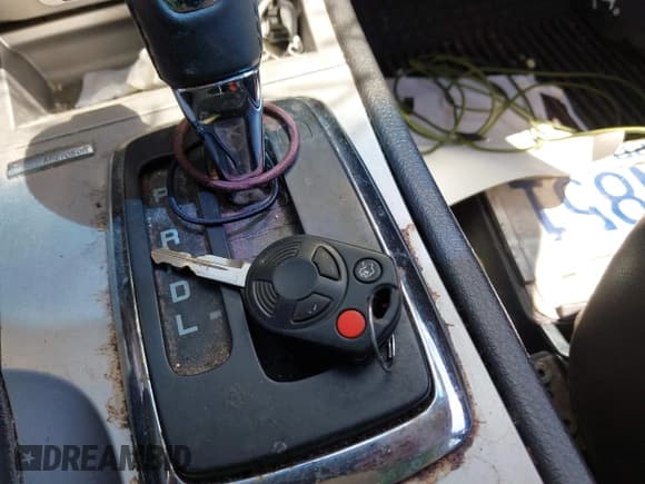 ✅ 2010 Ford Fusion Hybrid • VIN: 3FADP0L38AR221680 • Lot: 43175219. Wystawiony na IAAI z przebiegiem 215 650 mil. Bezpłatny archiwum sprzedaży aukcyjnych z USA i szczegółowy raport historii pojazdu na DreamBid. Zdjęcie 11.