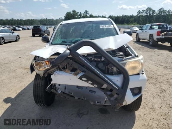 ✅ 2015 Toyota Tacoma PreRunner • VIN: 3TMJU4GN6FM179474 • Lot: 69581945. Listed on Copart with 211,078 mi. Free auction sales archive from the USA and detailed vehicle history report at DreamBid. Image 5.