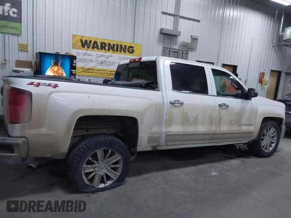 ✅ 2018 Chevrolet Silverado 1500 LTZ • VIN: 3GCUKSEJ6JG220720 • Лот: 41187544. Опубликован ранее на IAAI с пробегом 145 796 миль. Бесплатный доступ к архиву аукционных продаж из США и подробный отчёт об истории автомобиля на DreamBid. Изображение 14.