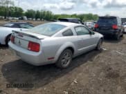 ✅ 2005 Ford Mustang Deluxe • VIN: 1ZVHT80NX55102160 • Lot: 59017895. Listed on Copart with 106,903 mi. Free auction sales archive from the USA and detailed vehicle history report at DreamBid. Image 3.