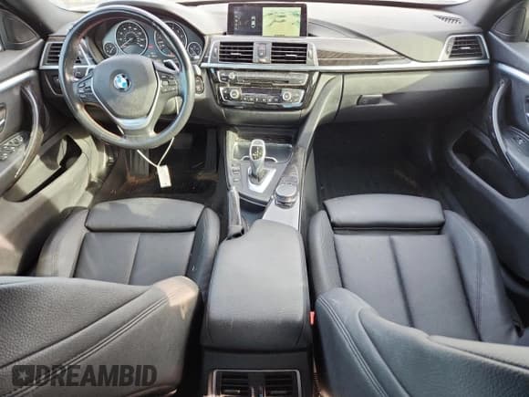 ✅ 2018 BMW 4 Series 430i xDrive • VIN: WBA4J3C55JBG91944 • Lot: 93328935. Wystawiony na Copart z przebiegiem 98 881 mil. Bezpłatny archiwum sprzedaży aukcyjnych z USA i szczegółowy raport historii pojazdu na DreamBid. Zdjęcie 8.