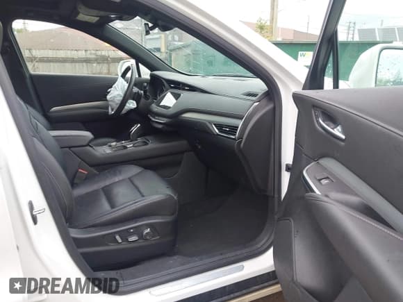 ✅ 2020 Cadillac XT4 AWD Premium Luxury • VIN: 1GYFZDR43LF072500 • Lot: 42331001. Listed on IAAI with 51,022 mi. Free auction sales archive from the USA and detailed vehicle history report at DreamBid. Image 5.