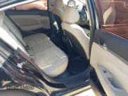 ✅ 2017 Hyundai Elantra SE • VIN: 5NPD84LF3HH085223 • Lot: 43620417. Listed on IAAI with 174,337 mi. Free auction sales archive from the USA and detailed vehicle history report at DreamBid. Image 8.