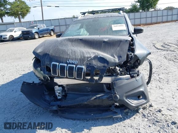 ✅ 2019 Jeep Cherokee Latitude • VIN: 1C4PJLCB4KD444570 • Lot: 36044886. Wystawiony na IAAI z przebiegiem 85 230 mil. Bezpłatny archiwum sprzedaży aukcyjnych z USA i szczegółowy raport historii pojazdu na DreamBid. Zdjęcie 12.