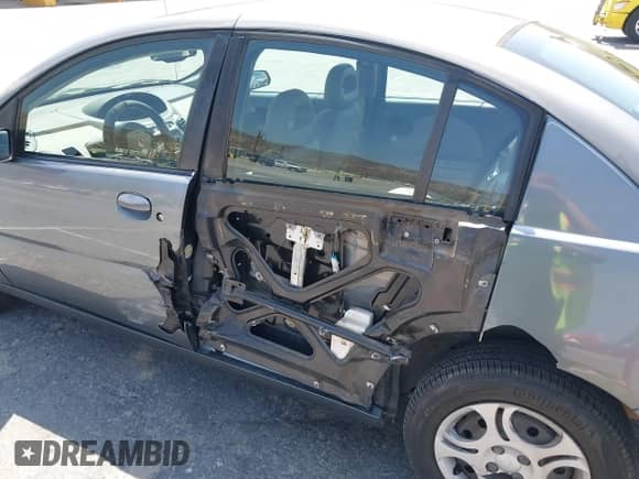 2004 Saturn ION ION 2 z VIN 1G8AJ52F74Z186860, wystawiony jako IAAI lot #42574531 z przebiegiem 204 627 mil mil oraz . Historia ofert i sprzedaży dostępna na DreamBid. Obrazek 6.