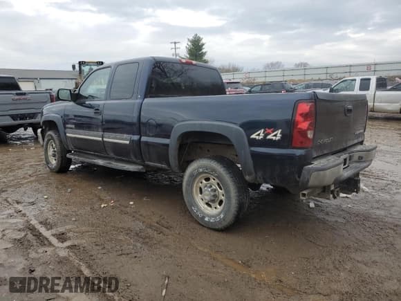 ✅ 2005 Chevrolet Silverado 2500HD LT • VIN: 1GCHK29U45E164019 • Лот: 85898244. Опубликован ранее на Copart с пробегом 124 911 миль. Бесплатный доступ к архиву аукционных продаж из США и подробный отчёт об истории автомобиля на DreamBid. Изображение 2.