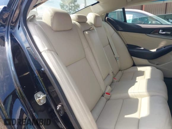 ✅ 2017 Nissan Maxima SV • VIN: 1N4AA6AP3HC387739 • Lot: 42400812. Wystawiony na IAAI z przebiegiem 153 390 mil. Bezpłatny archiwum sprzedaży aukcyjnych z USA i szczegółowy raport historii pojazdu na DreamBid. Zdjęcie 8.