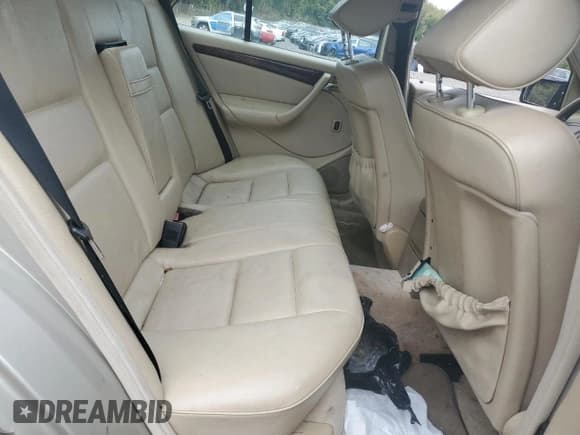 ✅ 1998 Mercedes-Benz C 230/260/280/320 • VIN: WDBHA23G3WA613719 • Lot: 81571245. Wystawiony na Copart z przebiegiem 148 349 mil. Bezpłatny archiwum sprzedaży aukcyjnych z USA i szczegółowy raport historii pojazdu na DreamBid. Zdjęcie 10.