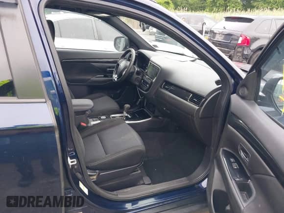 2018 Mitsubishi Outlander ES z VIN JA4AZ3A38JZ064850, wystawiony jako IAAI lot #42496879 z przebiegiem 85 487 mil mil oraz . Historia ofert i sprzedaży dostępna na DreamBid. Obrazek 5.