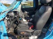 ✅ 2017 Jeep Wrangler Unlimited Sahara • VIN: 1C4BJWEG7HL682111 • Лот: 90449505. Опубликован ранее на Copart с пробегом 98 965 миль. Бесплатный доступ к архиву аукционных продаж из США и подробный отчёт об истории автомобиля на DreamBid. Изображение 7.