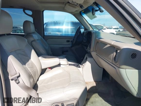 ✅ 2001 Chevrolet Suburban LS • VIN: 3GNEC16TX1G273973 • Лот: 42828504. Опубликован ранее на IAAI с пробегом 419 563 миль. Бесплатный доступ к архиву аукционных продаж из США и подробный отчёт об истории автомобиля на DreamBid. Изображение 5.