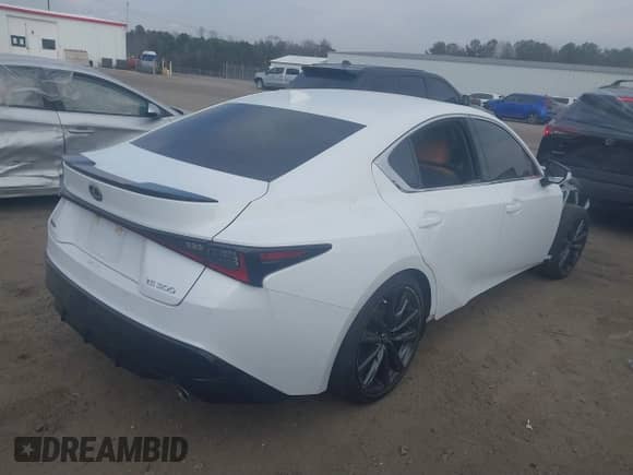 2024 Lexus IS 300 с VIN JTHBA1D23R5130831, выставлен на аукционе IAAI как лот 41673307 с пробегом 11 556 миль миль и . История ставок и продаж доступна на DreamBid. Изображение 4.