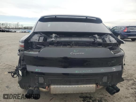 ✅ 2023 Porsche Cayenne • VIN: WP1BA2AY8PDA26241 • Lot: 46099305. Wystawiony na Copart z przebiegiem 22 296 mil. Bezpłatny archiwum sprzedaży aukcyjnych z USA i szczegółowy raport historii pojazdu na DreamBid. Zdjęcie 6.