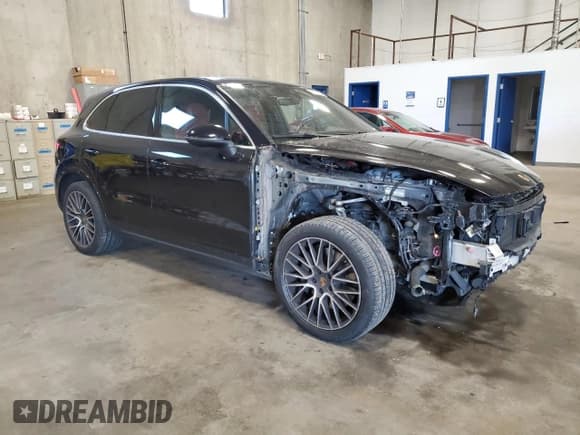 ✅ 2019 Porsche Cayenne S • VIN: WP1AB2AY5KDA60686 • Лот: 68155912. Опубликован ранее на Copart с пробегом 48 987 миль. Бесплатный доступ к архиву аукционных продаж из США и подробный отчёт об истории автомобиля на DreamBid. Изображение 4.
