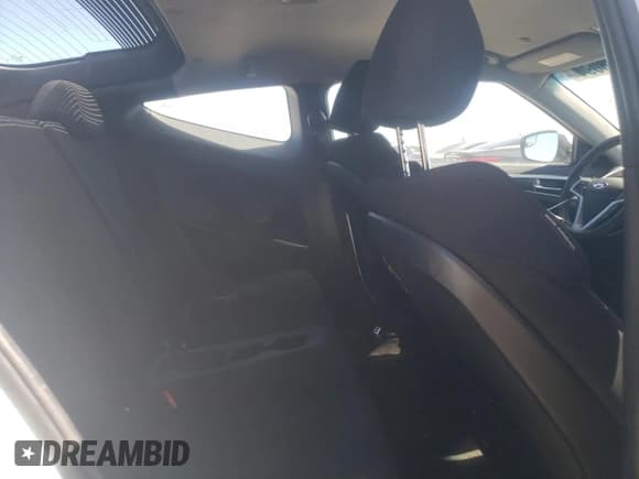 ✅ 2015 Hyundai Veloster RE:FLEX • VIN: KMHTC6AD2FU234047 • Lot: 70928094. Wystawiony na Copart z przebiegiem 111 729 mil. Bezpłatny archiwum sprzedaży aukcyjnych z USA i szczegółowy raport historii pojazdu na DreamBid. Zdjęcie 10.