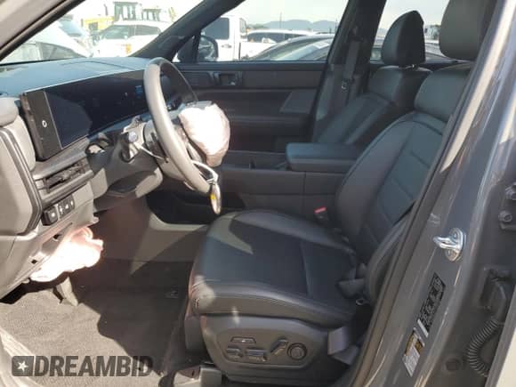 2025 Hyundai Santa Fe Calligraphy с VIN 5NMP5DGL4SH079151, выставлен на аукционе Copart как лот 48466585 с пробегом 5 250 миль миль и Списание • Salvage title. История ставок и продаж доступна на DreamBid. Изображение 7.