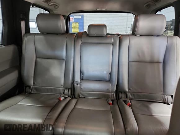 ✅ 2008 Toyota Sequoia Limited • VIN: 5TDBY68A18S013205 • Лот: 90739965. Опубликован ранее на Copart с пробегом 264 627 миль. Бесплатный доступ к архиву аукционных продаж из США и подробный отчёт об истории автомобиля на DreamBid. Изображение 10.