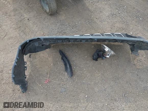 ✅ 2018 Jeep Renegade Latitude • VIN: ZACCJBBB2JPJ17348 • Lot: 43244462. Wystawiony na IAAI z przebiegiem 98 128 mil. Bezpłatny archiwum sprzedaży aukcyjnych z USA i szczegółowy raport historii pojazdu na DreamBid. Zdjęcie 12.