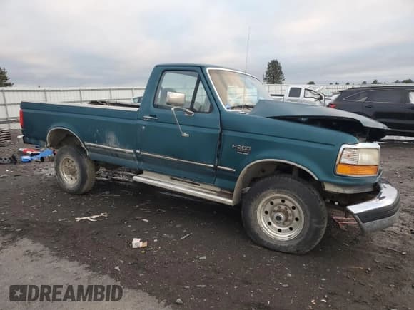 ✅ 1996 Ford F-250 • VIN: 2FTHF26F1TCA35894 • Lot: 41414045. Listed on Copart with 275,032 mi. Free auction sales archive from the USA and detailed vehicle history report at DreamBid. Image 4.