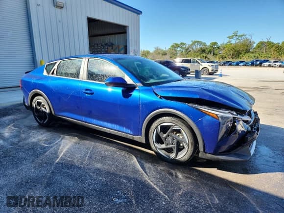 ✅ 2025 Kia K4 EX • VIN: 3KPFU4DE1SE119830 • Лот: 90365975. Опубликован ранее на Copart с пробегом 8 010 миль. Бесплатный доступ к архиву аукционных продаж из США и подробный отчёт об истории автомобиля на DreamBid. Изображение 4.