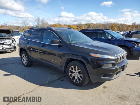 ✅ 2014 Jeep Cherokee Latitude • VIN: 1C4PJMCS4EW198960 • Лот: 90254055. Опубликован ранее на Copart с пробегом 173 013 миль. Бесплатный доступ к архиву аукционных продаж из США и подробный отчёт об истории автомобиля на DreamBid. Изображение 4.