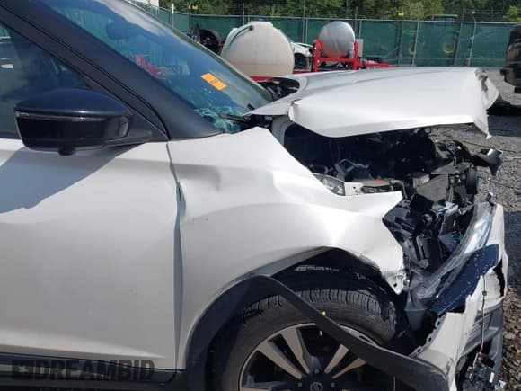 ✅ 2019 Nissan Kicks SV • VIN: 3N1CP5CU7KL527403 • Lot: 42868226. Wystawiony na IAAI z przebiegiem 66 801 mil. Bezpłatny archiwum sprzedaży aukcyjnych z USA i szczegółowy raport historii pojazdu na DreamBid. Zdjęcie 19.