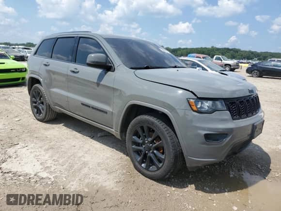 2020 Jeep Grand Cherokee Altitude z VIN 1C4RJFAG4LC398514, wystawiony jako Copart lot #68688615 z przebiegiem 62 745 mil mil oraz Szkoda całkowita • Salvage title. Historia ofert i sprzedaży dostępna na DreamBid. Obrazek 4.
